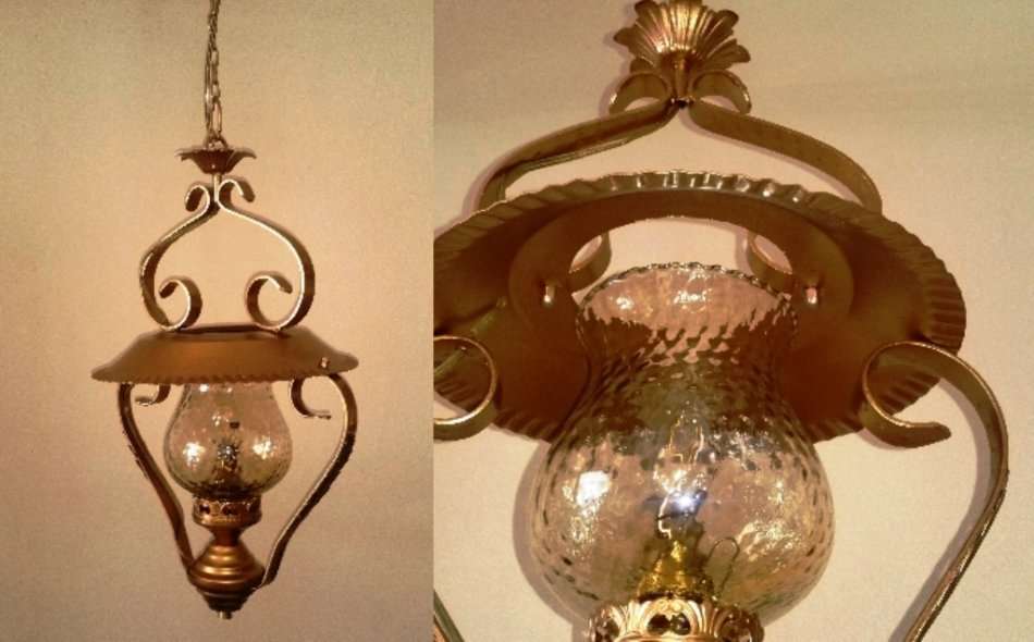 VINTAGE COLONIAL PENDANT AND LIGHT AMBER SHADE: GILT WITH SINGLE GLOBE