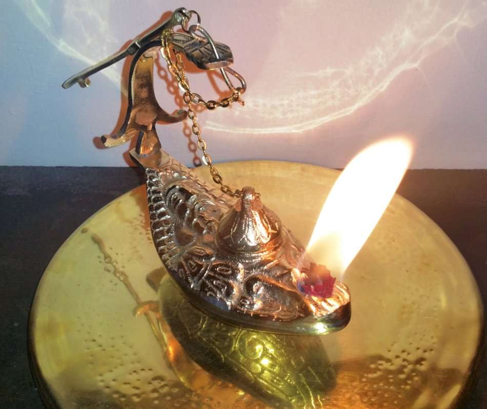 ANCIENT ROMAN BRONZE / BRASS OIL LAMP