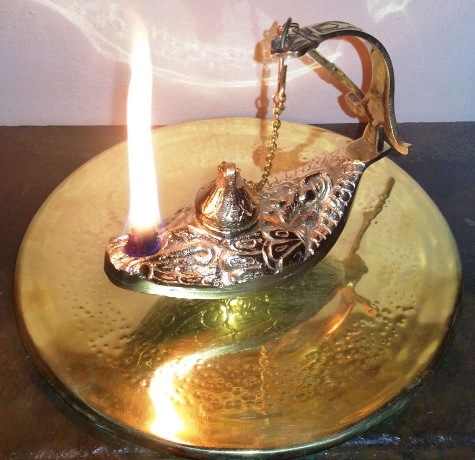 ANCIENT ROMAN BRONZE / BRASS OIL LAMP