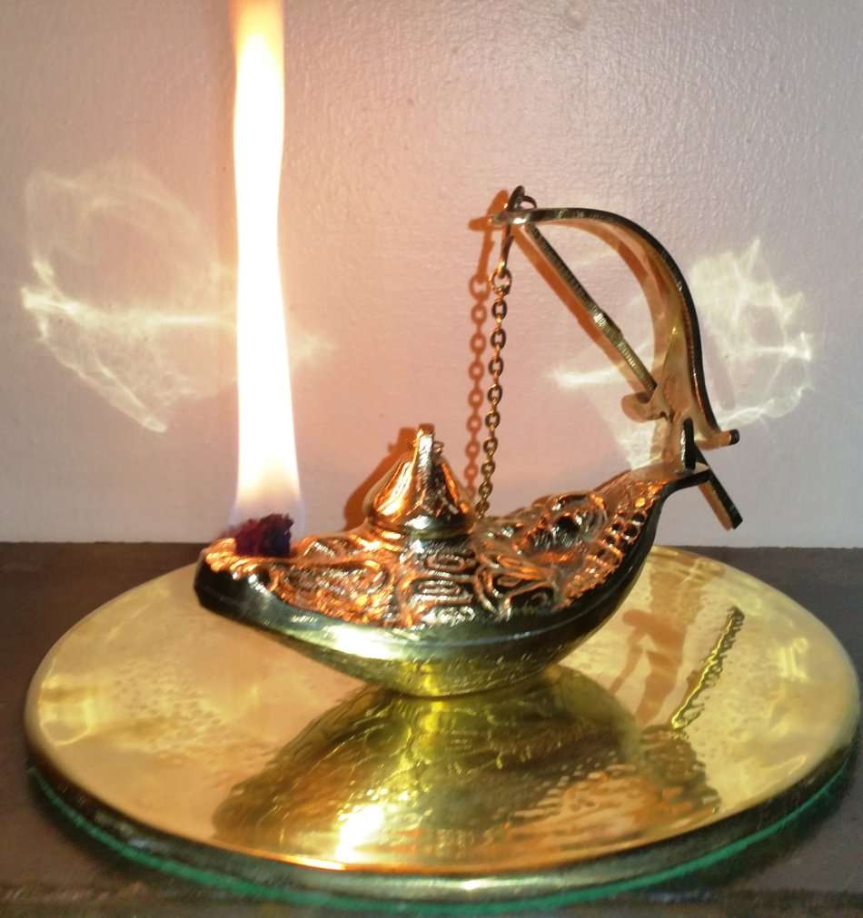 ANCIENT ROMAN BRONZE / BRASS OIL LAMP