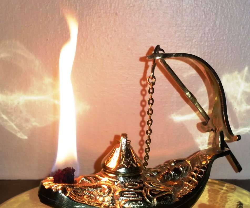 ANCIENT ROMAN BRONZE / BRASS OIL LAMP