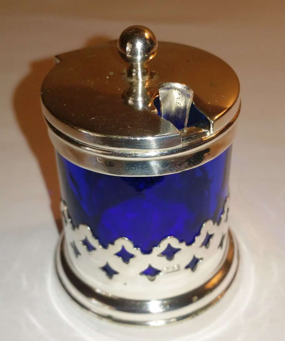 EXCLUSIVE BLUE GLASS LINED EPNS CRUET/CONDIMENT SET & PLATTER STAND **LESS 22 % AUGUST ONLY**