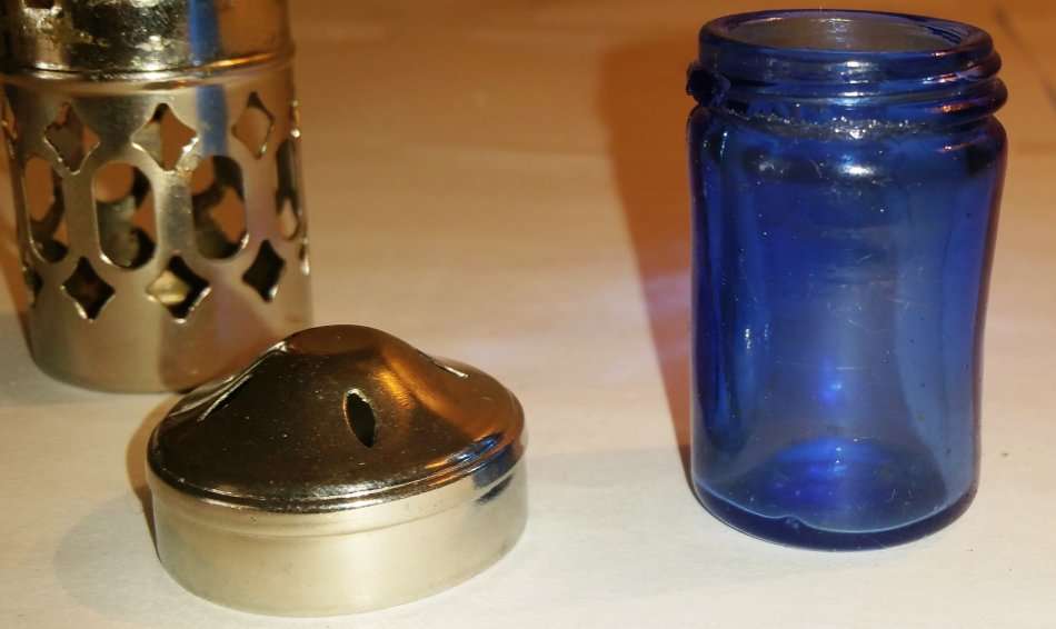 EXCLUSIVE BLUE GLASS LINED EPNS CRUET/CONDIMENT SET & PLATTER STAND **LESS 22 % AUGUST ONLY**