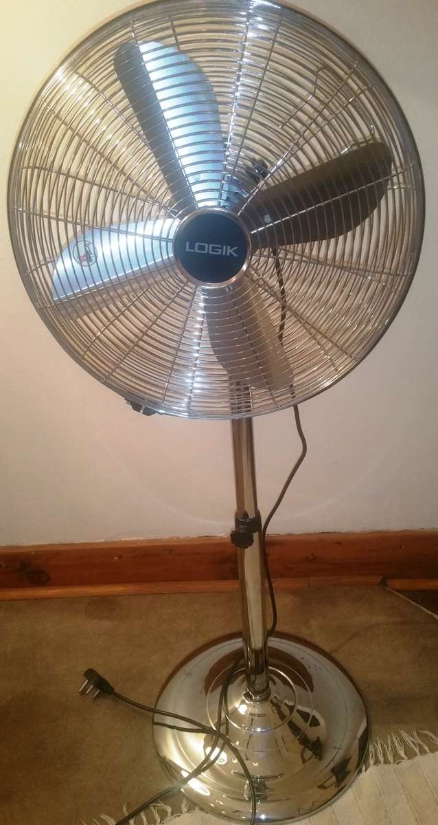 LOGIK 40cm PEDESTAL FAN - NOT WORKING - PARTS or REPAIR