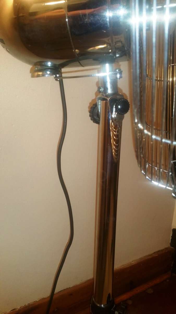 LOGIK 40cm PEDESTAL FAN - NOT WORKING - PARTS or REPAIR