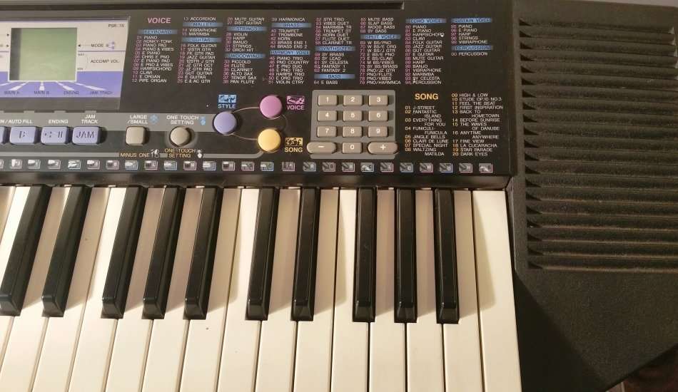 YAMAHA KEYBOARD PORTATONE - PSR-78