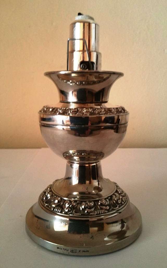 IANTHE SILVER-PLATED SPRING-LOADED CANDLE HOLDER WITH LARGE GLASS SHADE