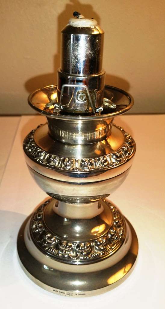 IANTHE SILVER-PLATED SPRING-LOADED CANDLE HOLDER WITH LARGE GLASS SHADE