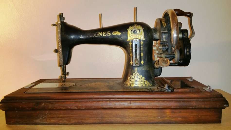 JONES CB SEWING MACHINE ~ VINTAGE ~ MECHANICAL ~ GUIDE BRIDGE FACTORY MANCHESTER ENGLAND