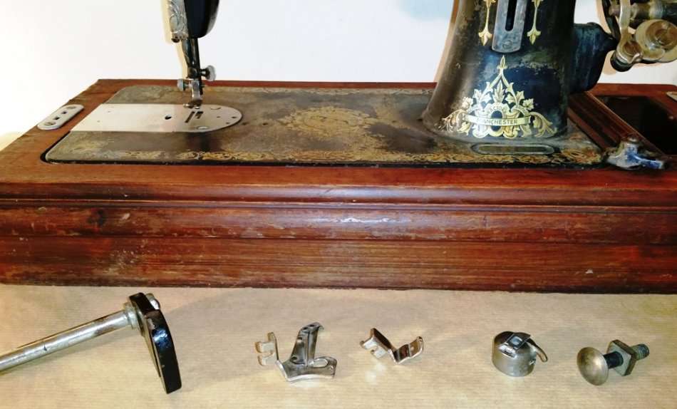 JONES CB SEWING MACHINE ~ VINTAGE ~ MECHANICAL ~ GUIDE BRIDGE FACTORY MANCHESTER ENGLAND