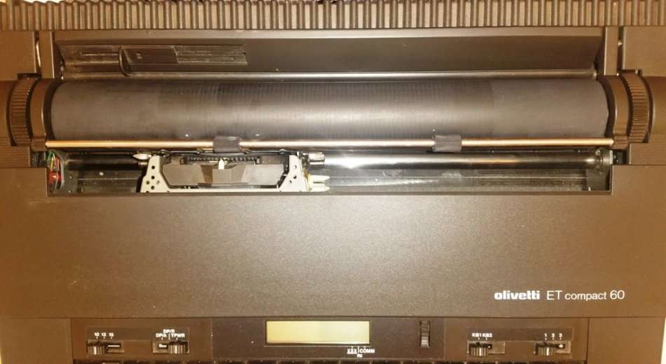 OLIVETTI ET COMPACT 60 ELECTRIC TYPEWRITER