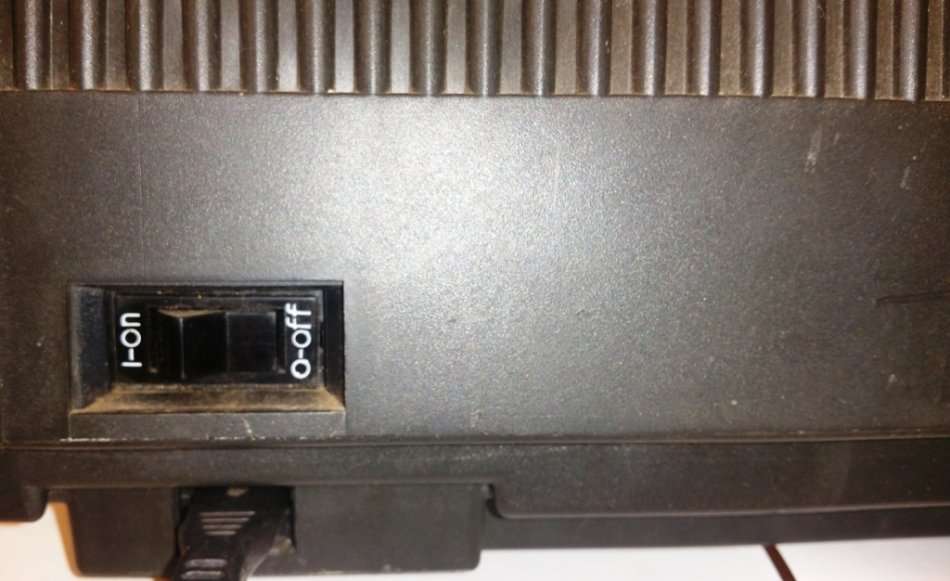 OLIVETTI ET COMPACT 60 ELECTRIC TYPEWRITER