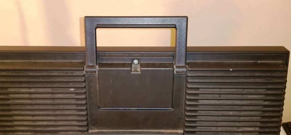 OLIVETTI ET COMPACT 60 ELECTRIC TYPEWRITER