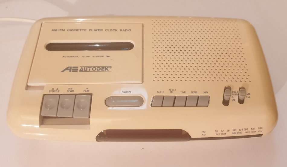 CLOCK ~ ALARM, AM/FM RADIO & CASSETTE PLAYER