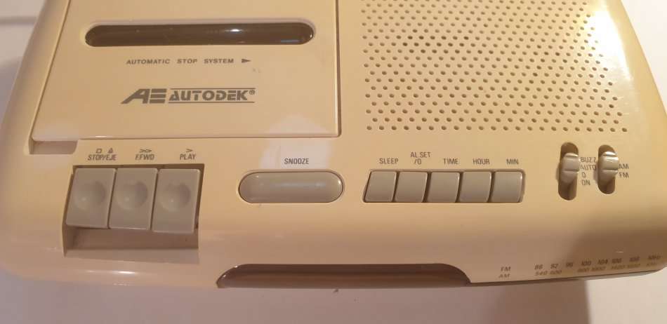CLOCK ~ ALARM, AM/FM RADIO & CASSETTE PLAYER