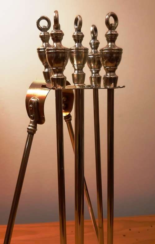 FULL SIZE, CLASSIC FIRE PLACE TOOL SET IN BRASS