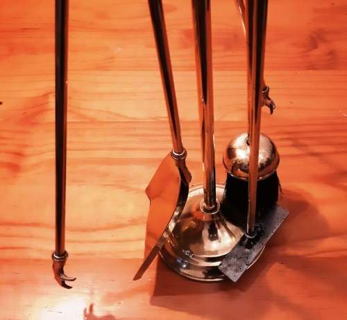 FULL SIZE, CLASSIC FIRE PLACE TOOL SET IN BRASS