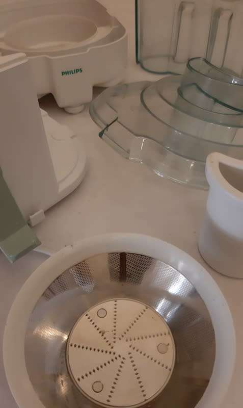 PHILIPS JUICER / JUICE EXTRACTOR [MODEL: HR2826]