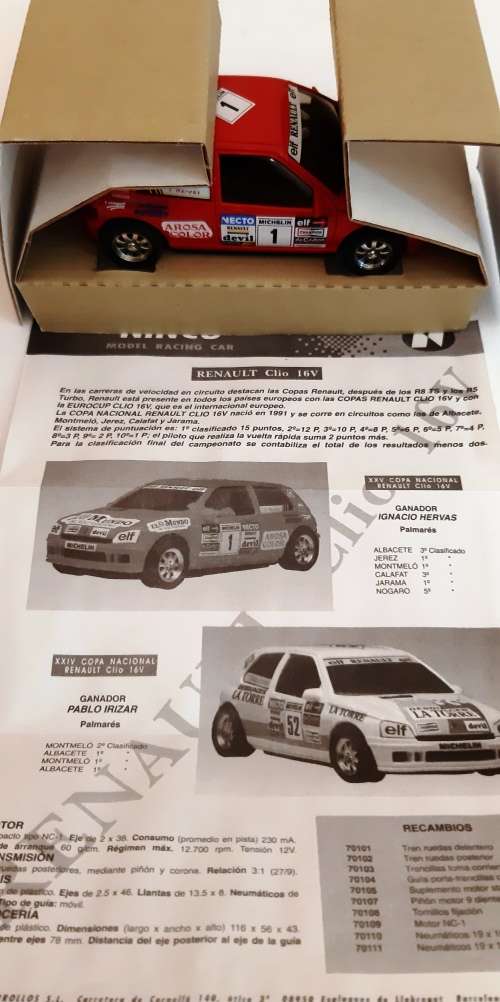 Ninco (50102) RENAULT CLIO 16 V . XXV Copa Nacional (ROJO)