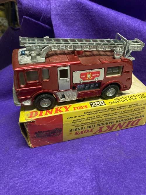 Dinky nr285 merryweather fire engine