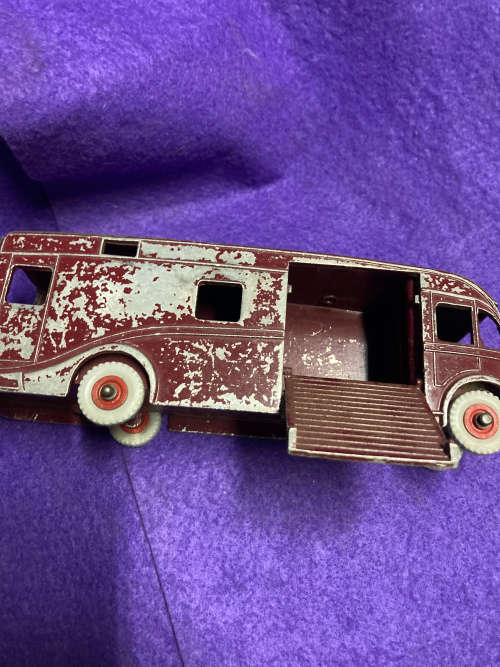Dinky Supertoys horse box