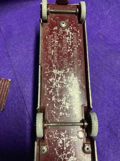 Dinky Supertoys horse box