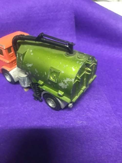 DINKY JOHNSON ROAD SWEEPER