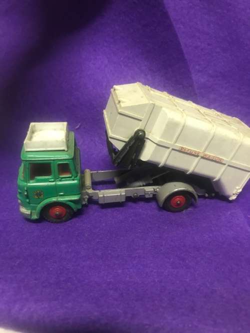 DINKY BEDFORD REFUSE COLLECTOR