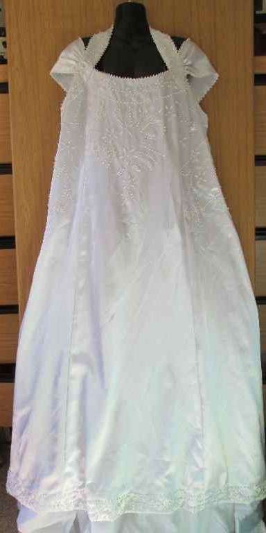 Vintage Wedding Dress - Chest 106cm, Waist 112cm, Short Train