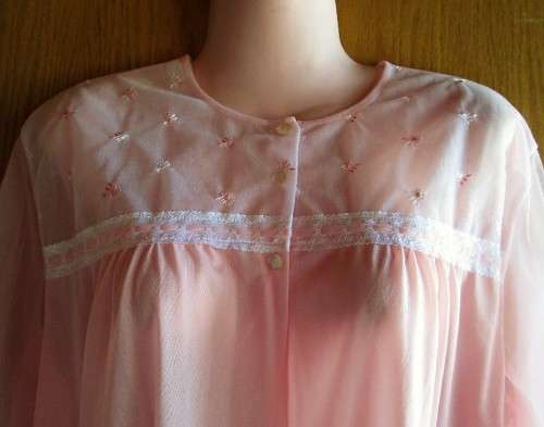 Vintage Pink Nylon Bed Jacket - Size 42 (Chest 106cm)