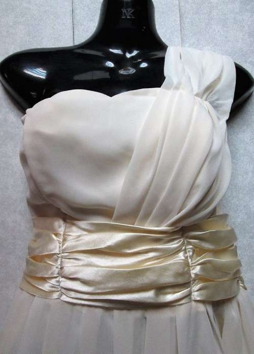 Short Cream Evening Dress - Size 34 (Chest 88cm; Waist 76cm)