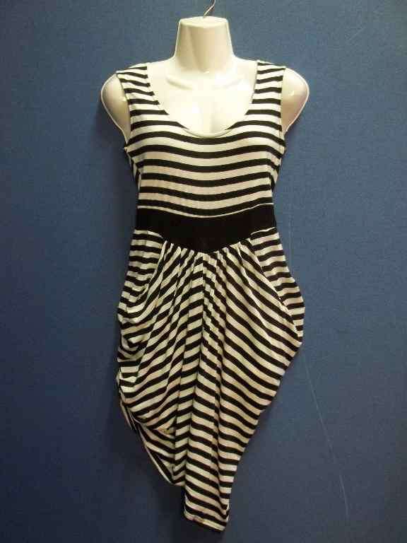 Long Length Black & White Stripy Fashion T-Shirt - Size M