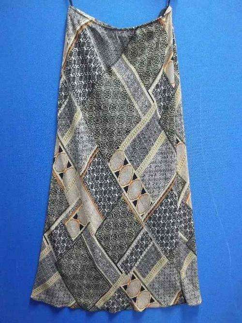 Lined Patterned Polyester Skirt - Size 38 * Quality Brand