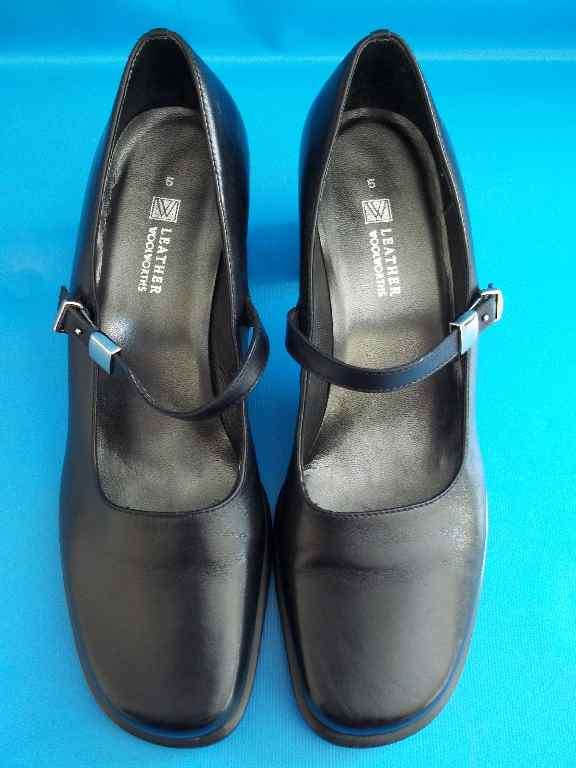 Black Pumps With Straps & 6,5cm Heels - Size 5 * Quality Brand