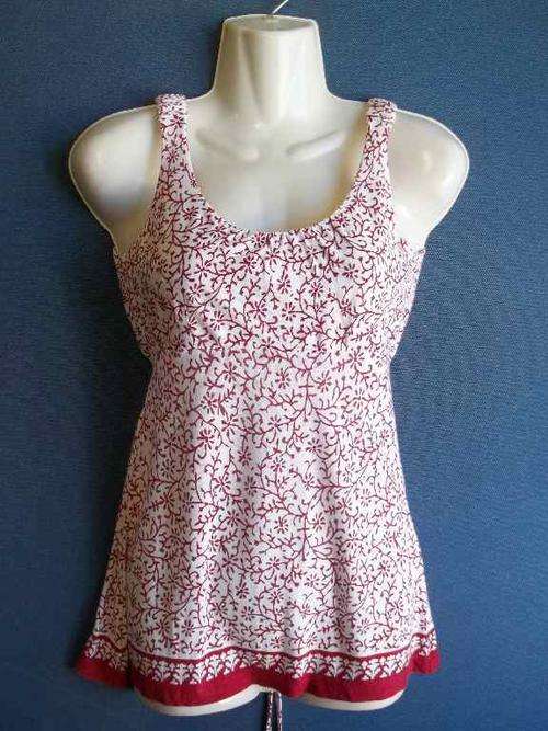 Red & White Sleeveless T-Shirt - Size 30 * Quality Brand