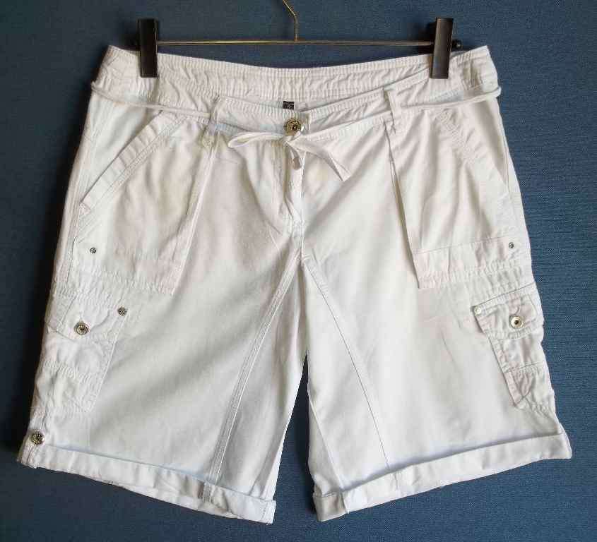 100% Cotton White Cargo Shorts - Size 34 * Quality Brand