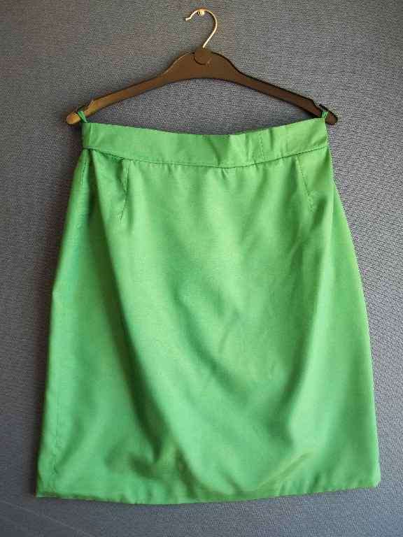 Bright Green Skirt With Sheen - Waist 74cm, Hips 98cm