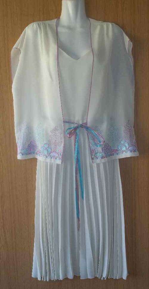 Vintage Cream Polyester With Ribbon/Embroidery Detail Two Piece - Size 38