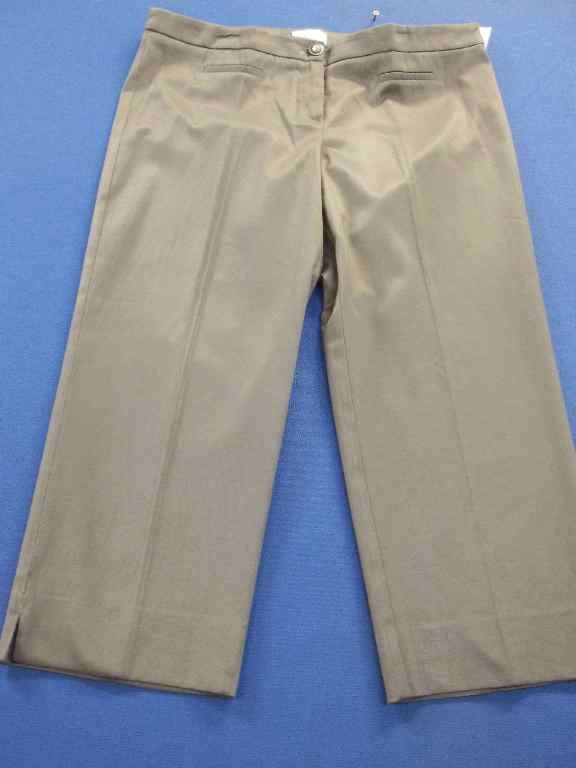 Brownish Gold Flat Front Three Quarter Pants - Size 42 * Quality brand
