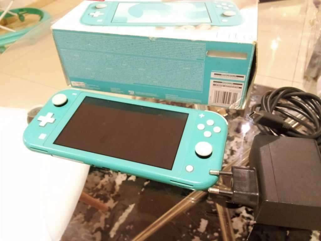Nintendo switch lite