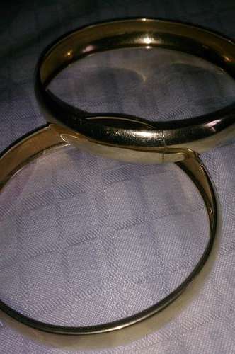 2 x 9ct Gold - D-Shape Bangle - 10mm - Weighting 20 Grams - !!!!