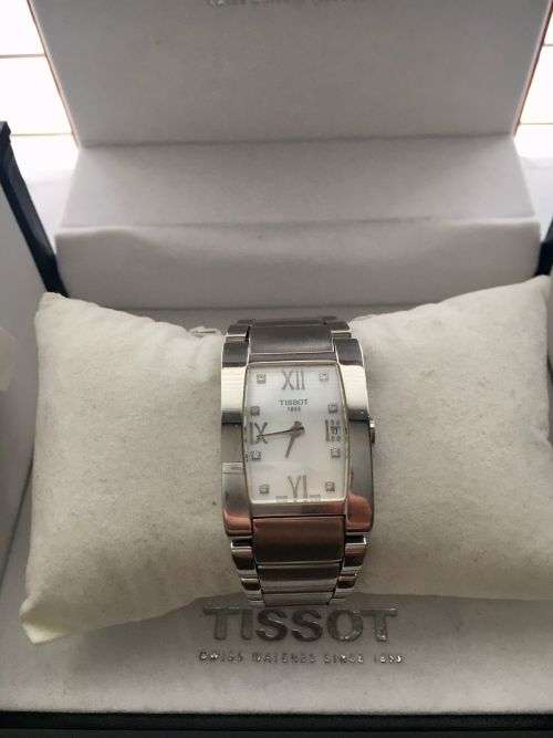 TISSOT GENEROSI-T007 309 A Ladies` watch