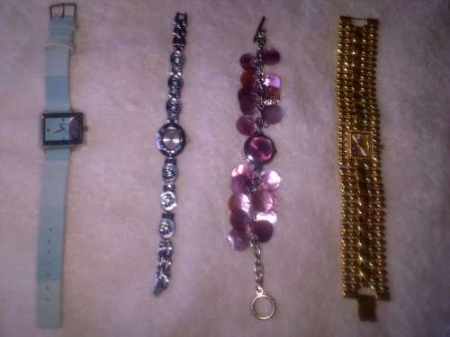 4 various watches (requires batteries)