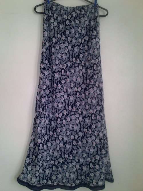 Size 32 of 3 pieces of clothing: pants + skirt + blouse