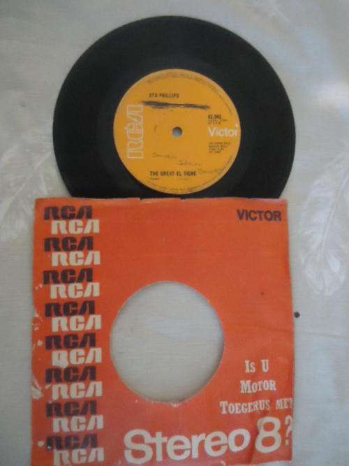 STU PHILIPS "CRYSTAL CHANDELIER B/W THE GREAT EL TIGRE" 1968 RCA VICTOR 45 RPM SEVEN SINGLE
