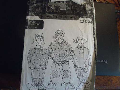 FUN US  PATTERNS - KIDDIES BASIC TRACKSUIT  AGES 1 - 8 - COPY OF PATTERN