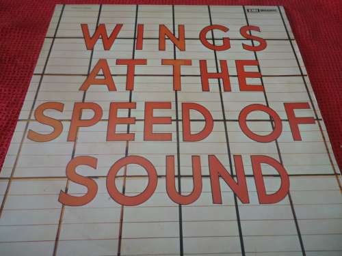 BEATLES - WINGS  - "AT THE SPEED OF SOUND" 1976 EMI STEREO LP + ORIGINAL INNER SLEEVE - CLEAN COPY