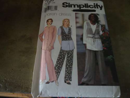 SIMPLICITY PATTERNS 7040-  SIZE BB = LARGE AND EXTRA LARGE - COMPLETE