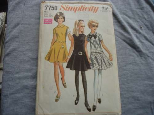 SIMPLICITY PATTERNS 7750 MISS SIZE 10 BUST 32 1/2"  COMPLETE AND UNCUT