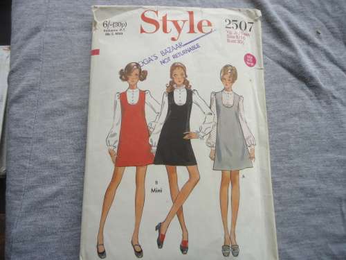 STYLE PATTERNS 2507  SIZE YG. JR/TEEN  SIZE 9/10 BUST 30 1/2" COMPLETE